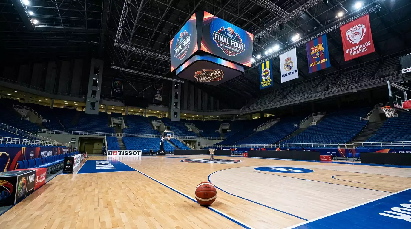 Pabellón deportivo preparado para la Final Four de la BCL con cancha de baloncesto y gradas